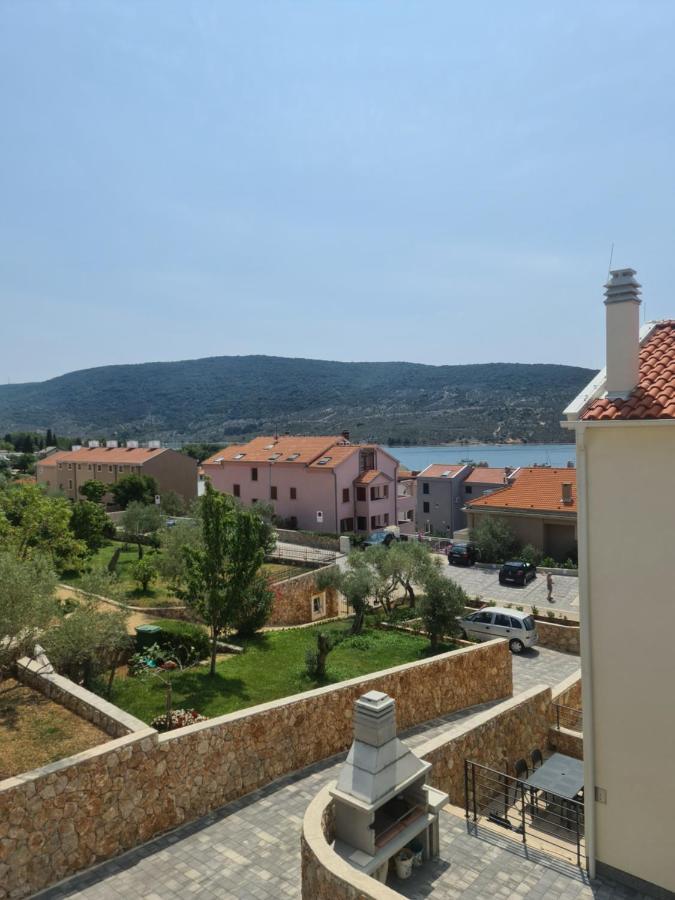 Apartman Vischetti Cres Esterno foto