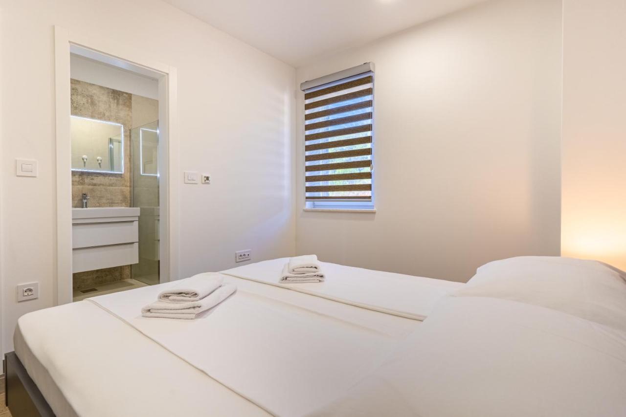 Apartman Vischetti Cres Esterno foto
