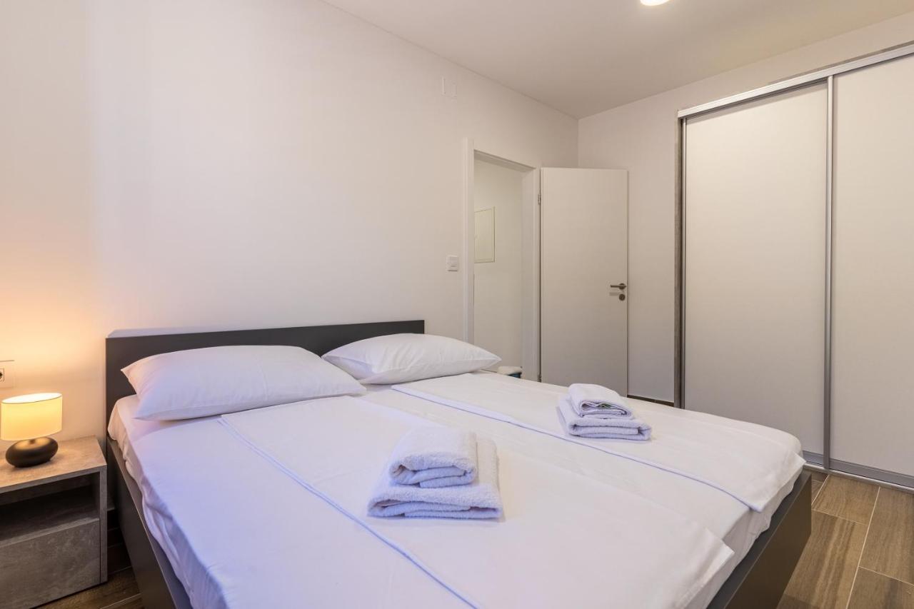 Apartman Vischetti Cres Esterno foto