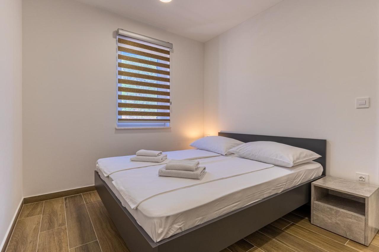 Apartman Vischetti Cres Esterno foto