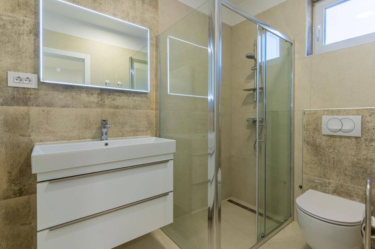 Apartman Vischetti Cres Esterno foto